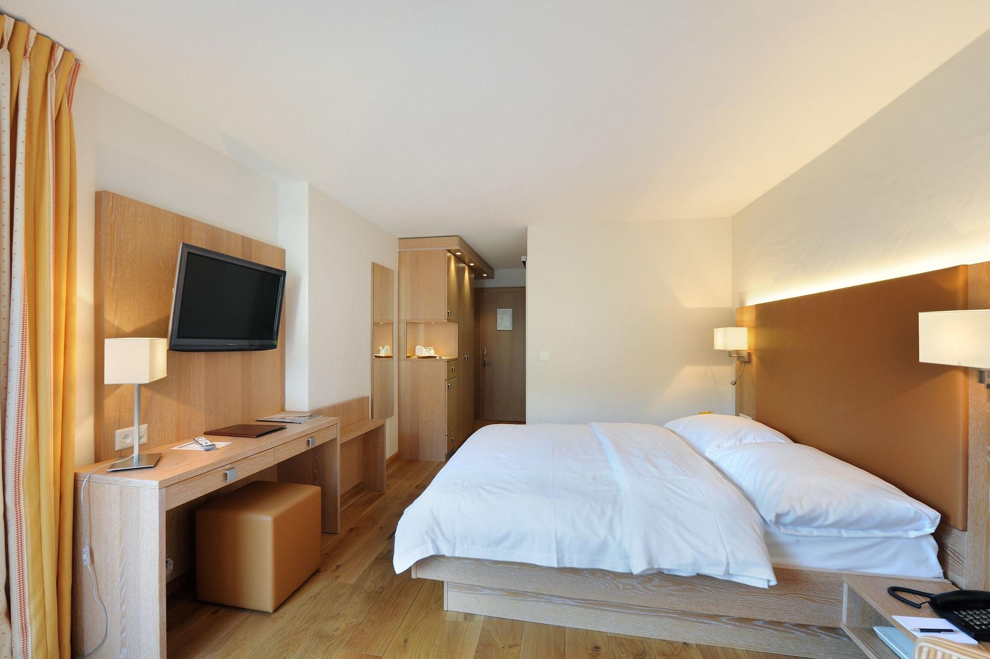 Helvetia Intergolf Hotel 4*