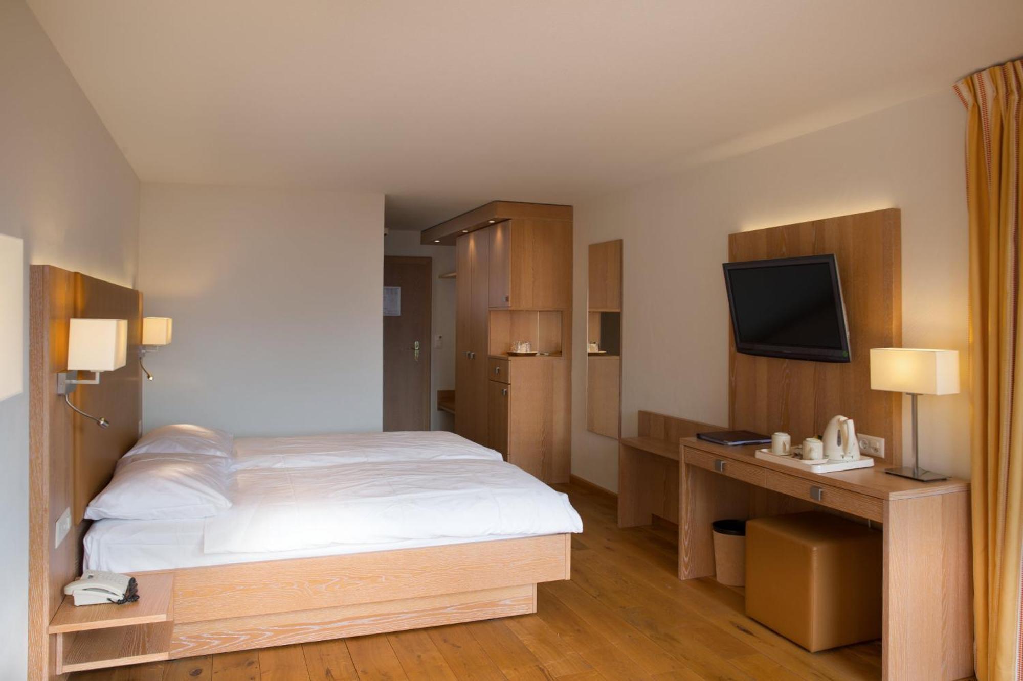 Helvetia Intergolf Hotel 4*