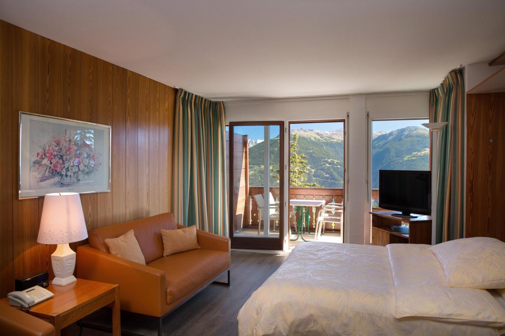 Hotel Helvetia Intergolf 4*