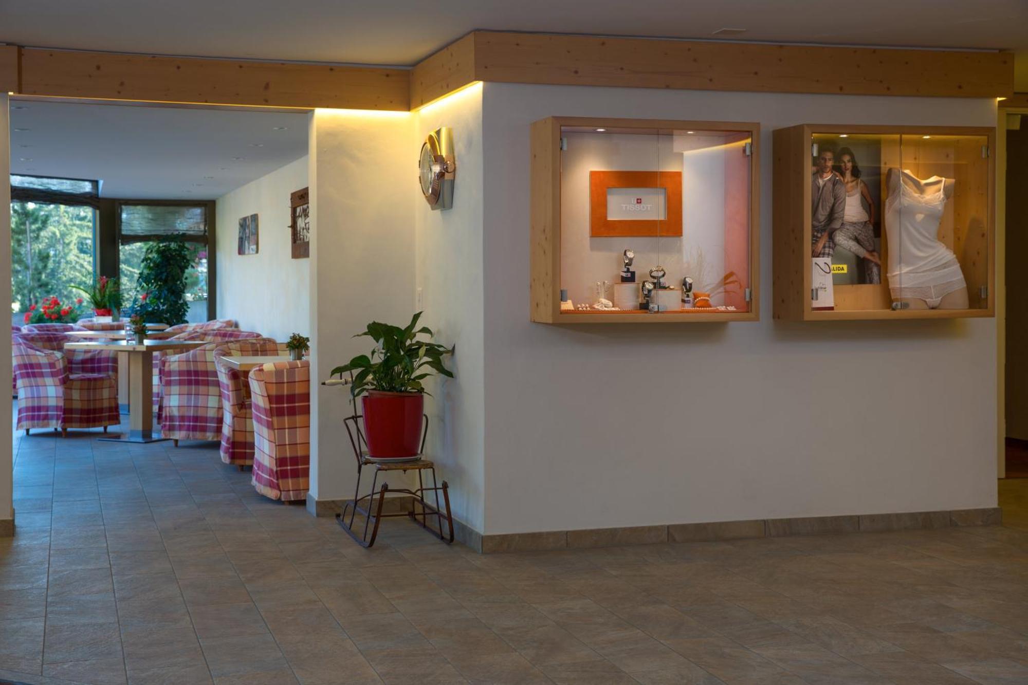 Hotel Helvetia Intergolf 4*